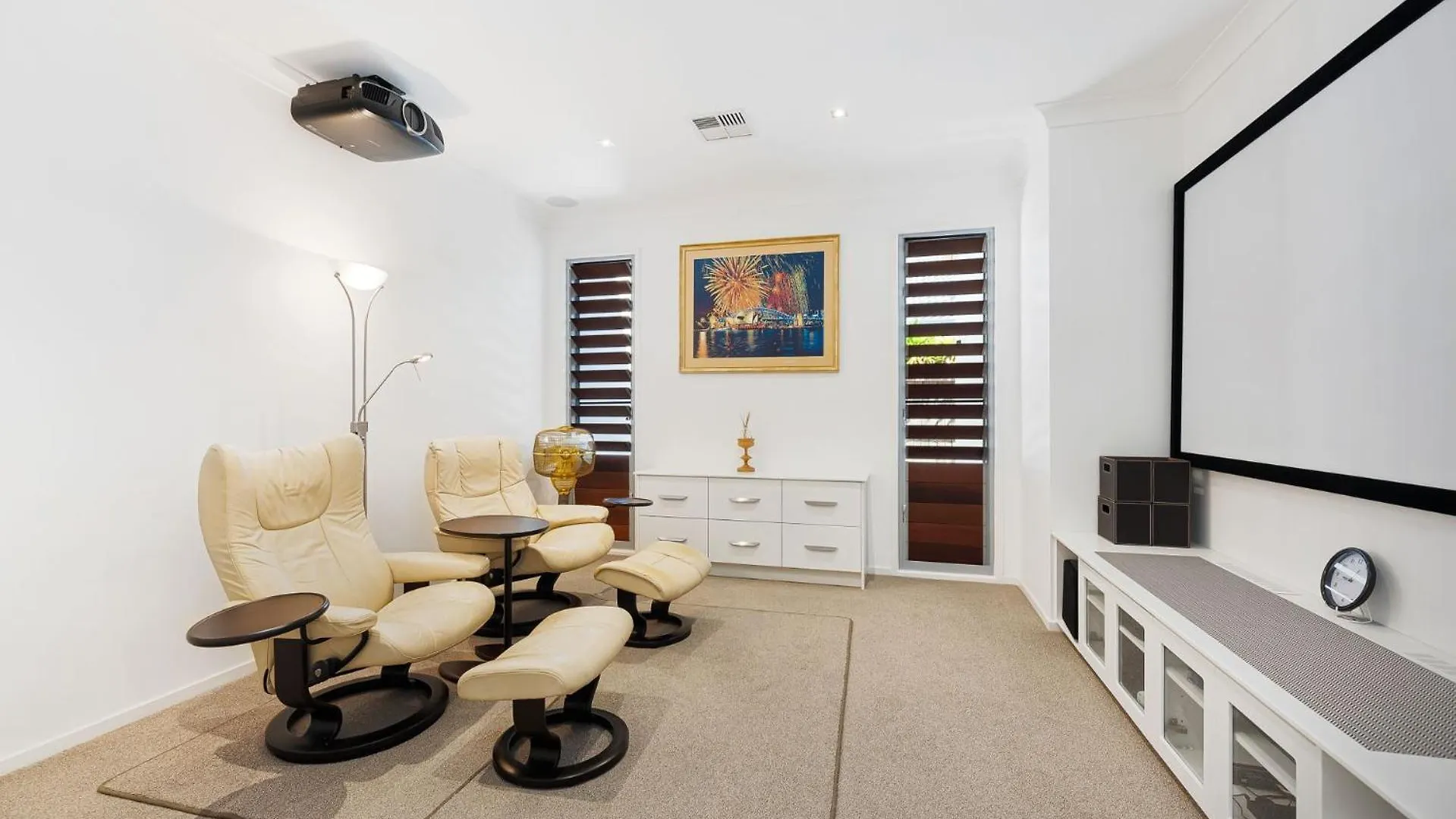 4 Bedroom Waterfront Dream Holiday Home And Small Pet Friendly Mooloolaba