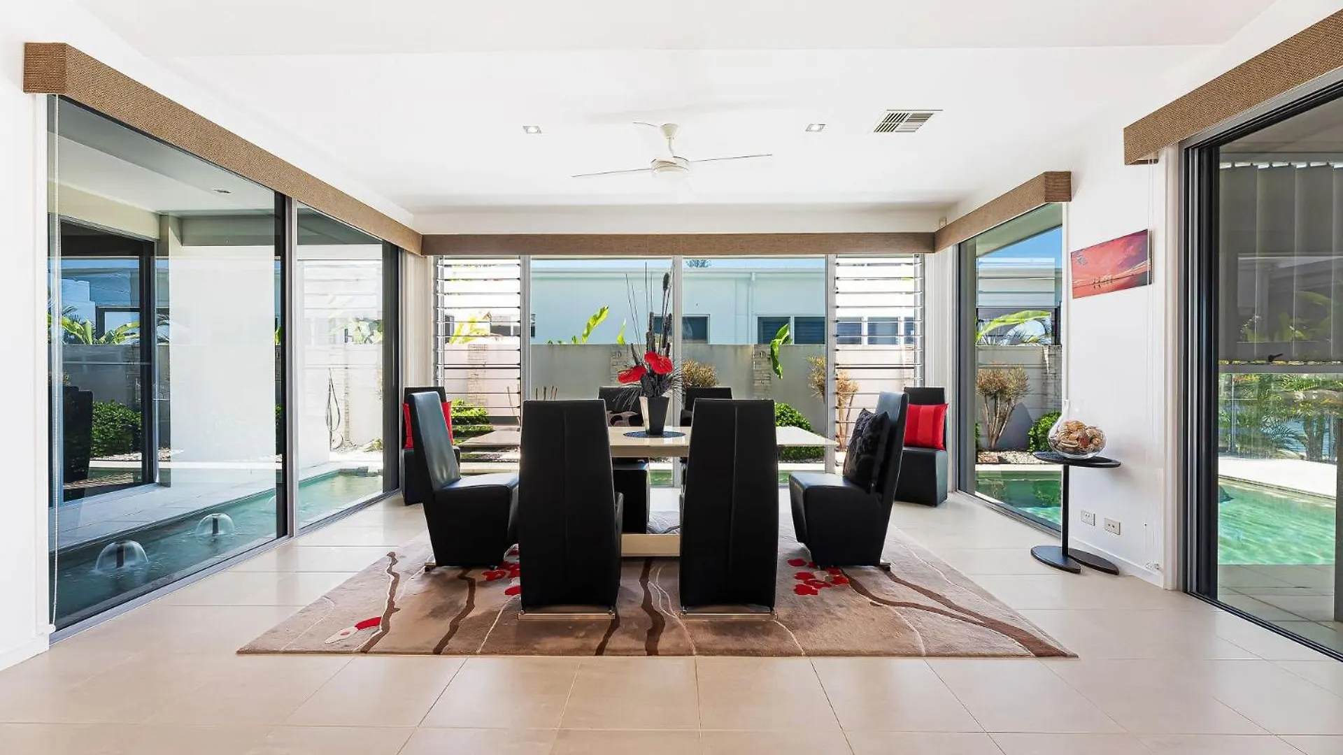 4 Bedroom Waterfront Dream Holiday Home And Small Pet Friendly Mooloolaba