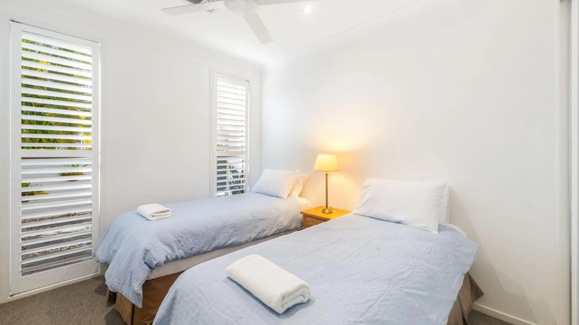 4 Bedroom Waterfront Dream Holiday Home And Small Pet Friendly Mooloolaba