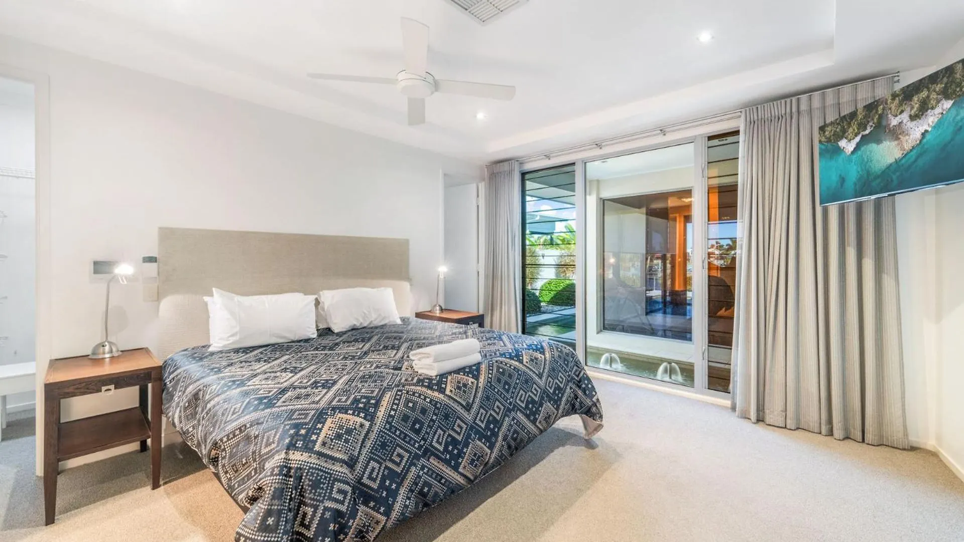 4 Bedroom Waterfront Dream Holiday Home And Small Pet Friendly Mooloolaba Australie
