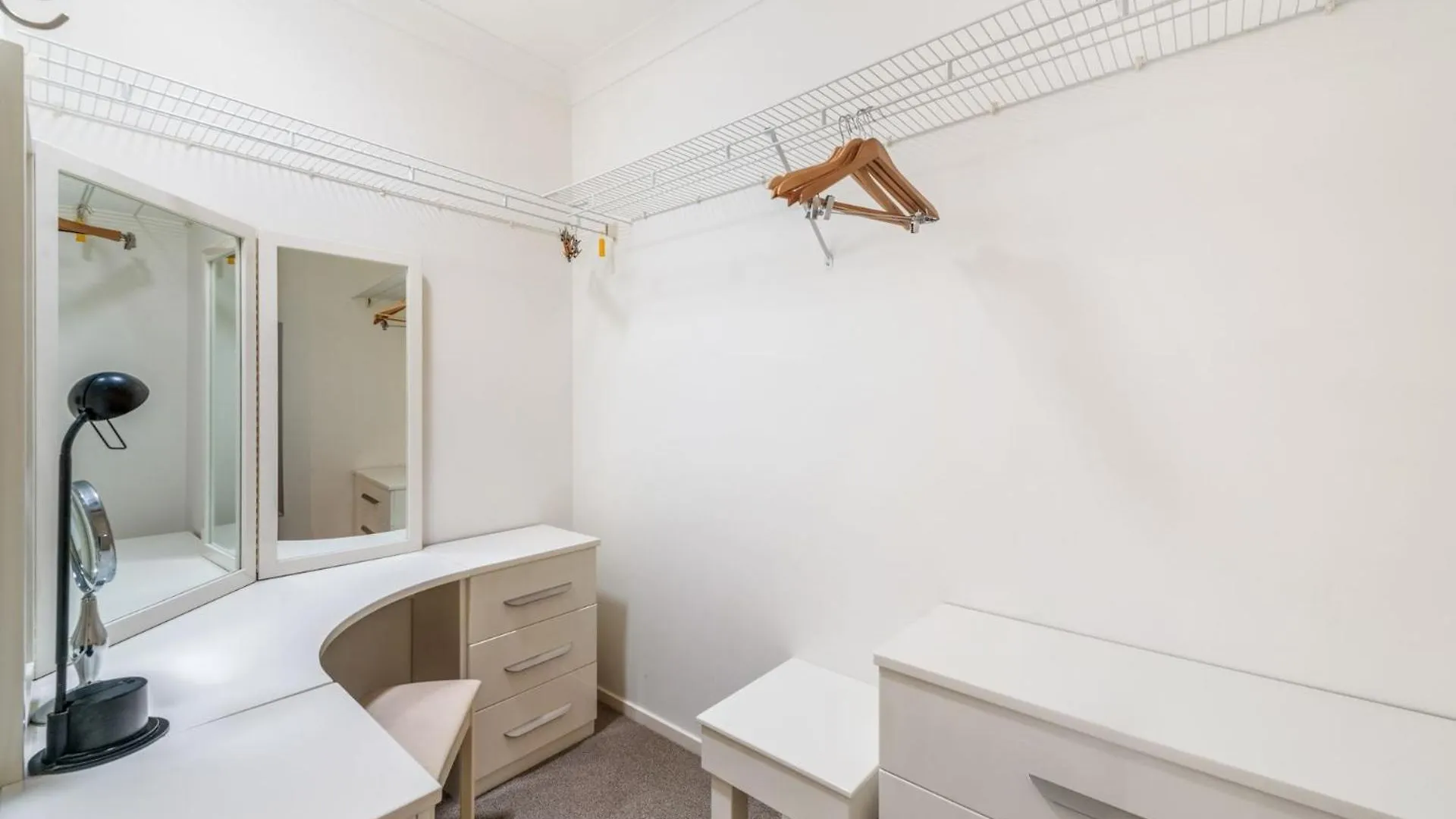 4 Bedroom Waterfront Dream Holiday Home And Small Pet Friendly Mooloolaba